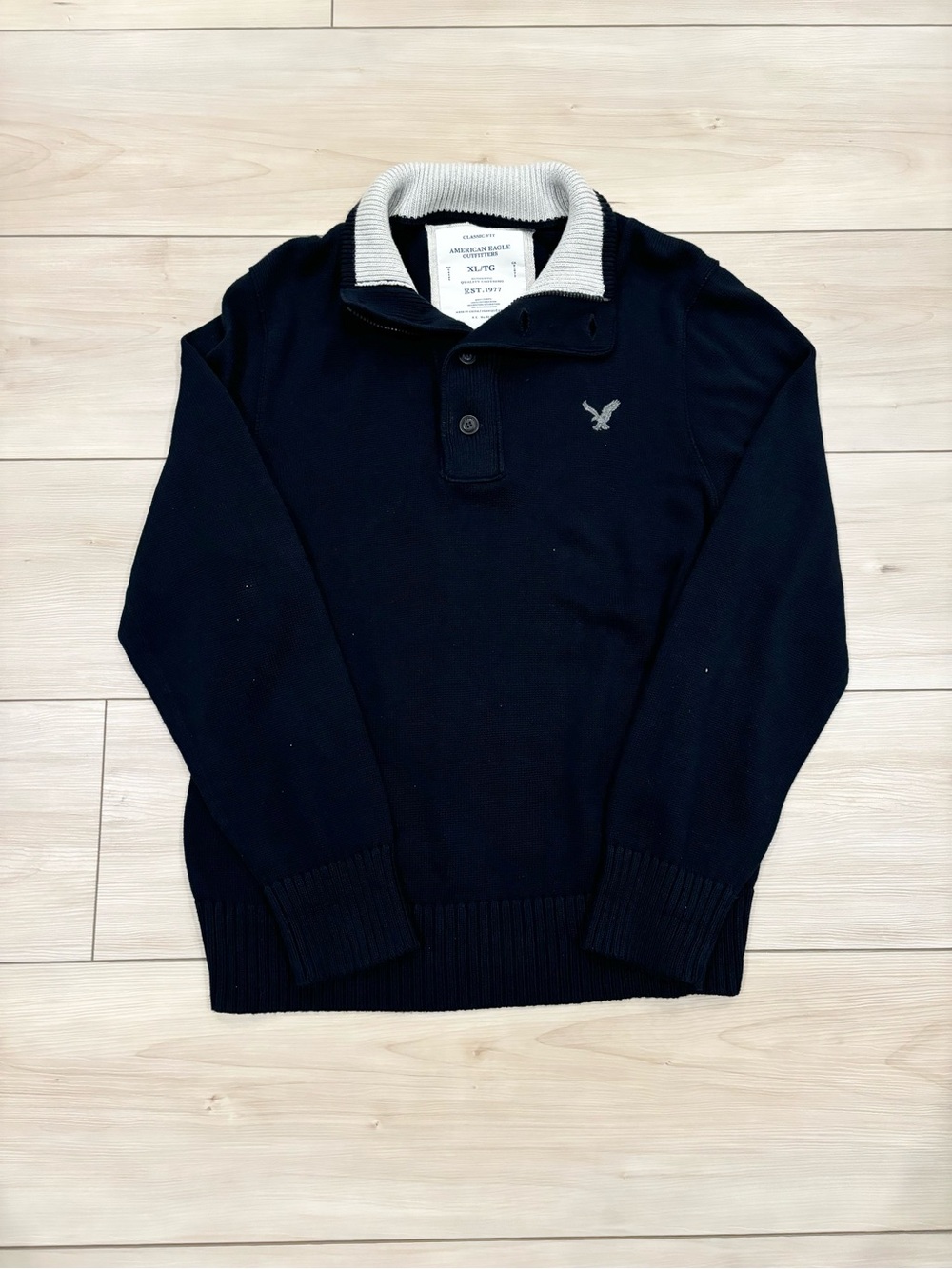 Y2K American Eagle Outfitters Navy Zip-Up Sweater with Cream Contrast Collar XL